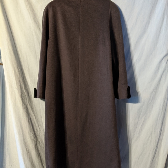 Full length coat - Picture 2 of 5